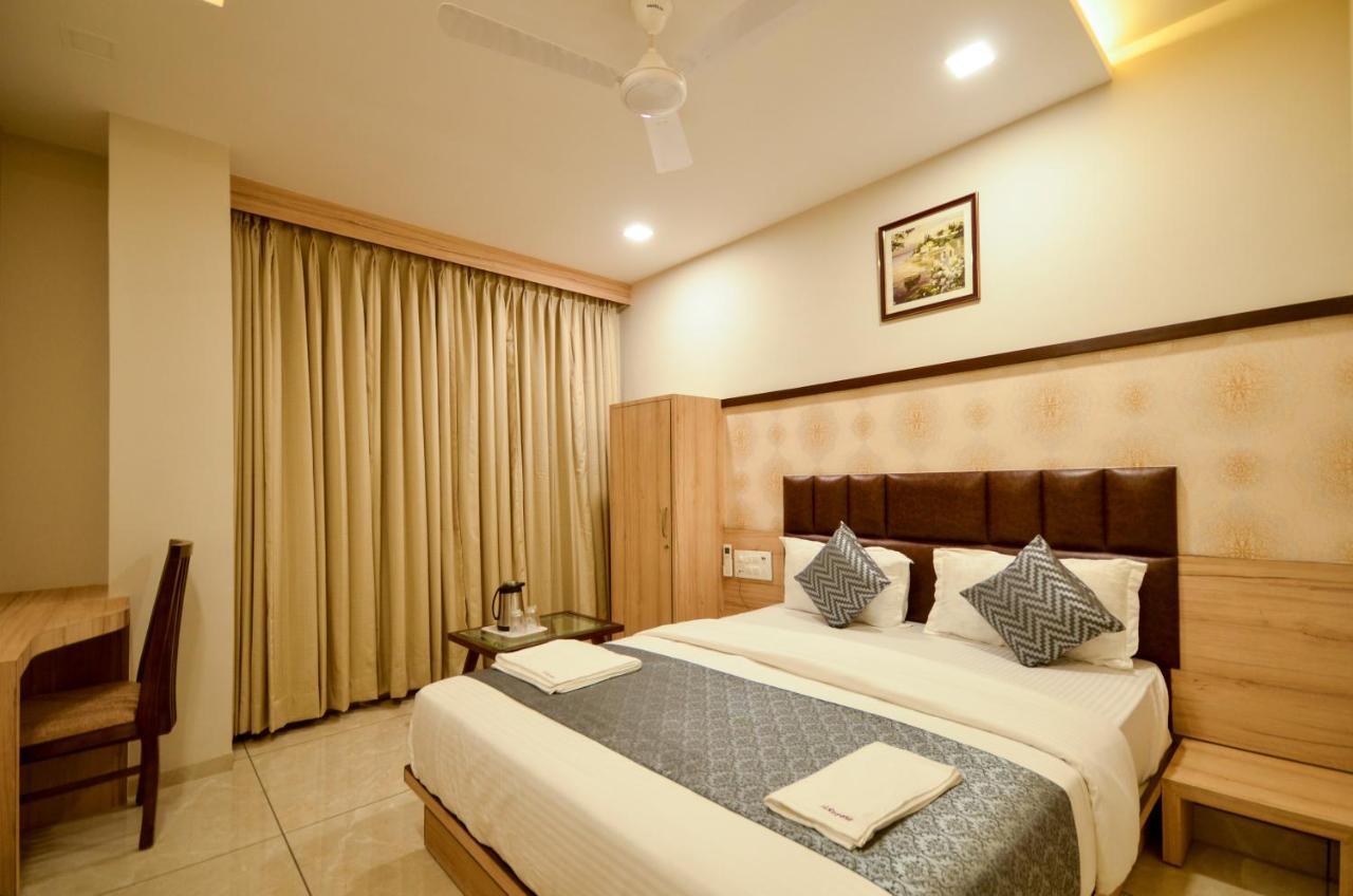 Hotel Repose Ahmedabad Exterior foto