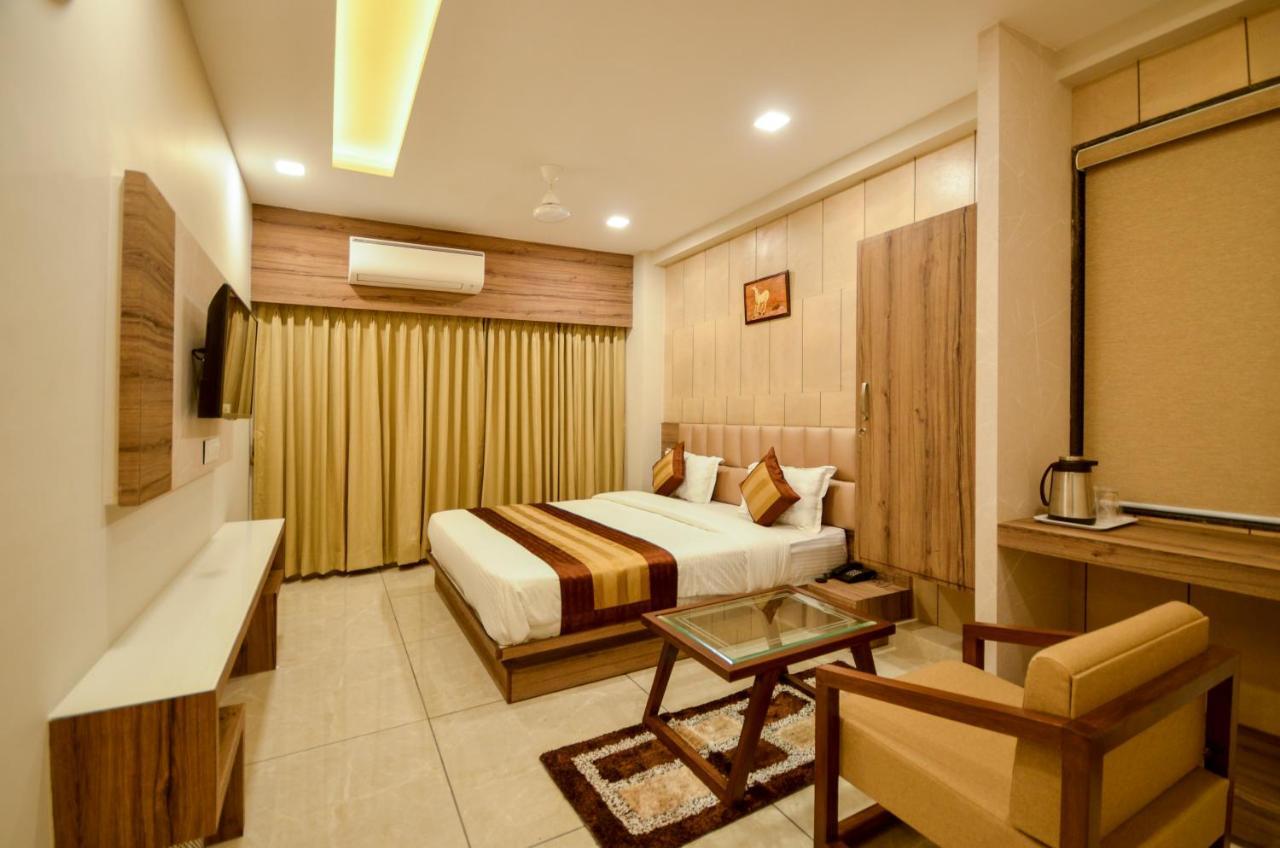 Hotel Repose Ahmedabad Exterior foto